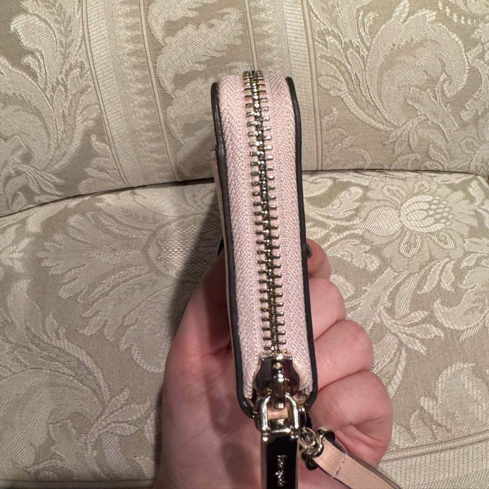 Kate Spade Blush Pink Wristlet Wallet - Picture 3 of 10